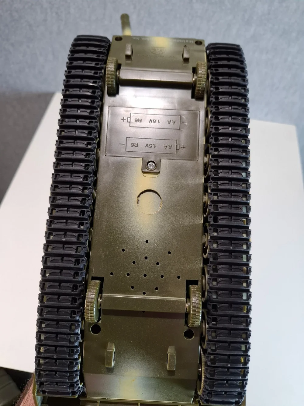 GI JOE 90's Army Green Remote Control Toy Tank with American Flag Decals